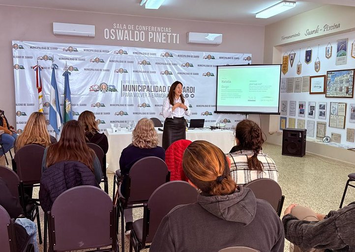 Capacitación sobre redes sociales e Inteligencia Artificial en Suardi