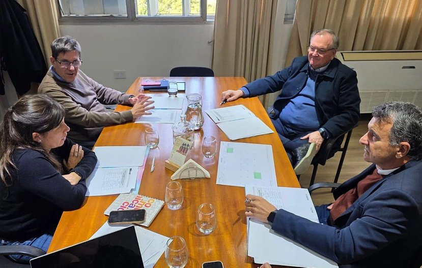 Michlig y González gestionan nuevas obras y programas educativos ante el Ministerio de Educación