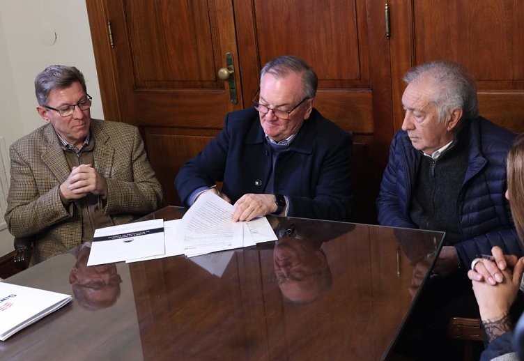 Firmaron un convenio para ampliar la capacitación de policías y agentes penitenciarios en Santa Fe
