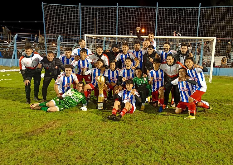 Gareis se vistió de héroe y Sportivo es el dueño del Apertura