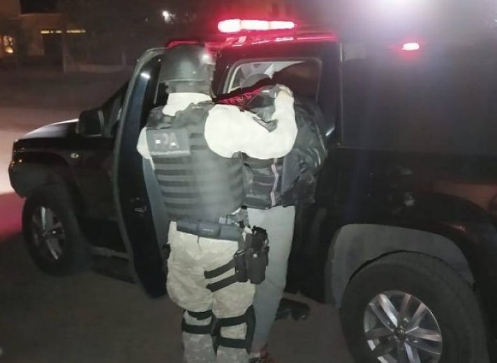 Detuvieron a un hombre tras intentar descartar cocaína en un control en Morteros