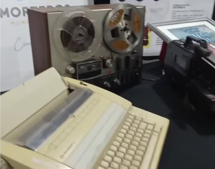 Morteros homenajea a los medios de comunicación con una muestra histórica