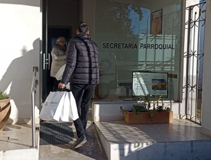 Cooperativa de Brinkmann entregó frazadas a Cáritas en el marco de la campaña solidaria