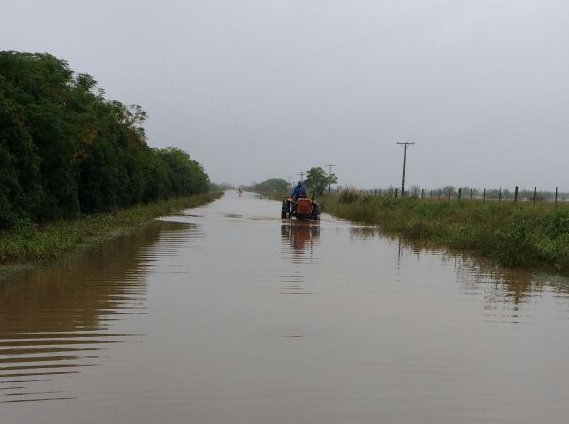 La localidad de Elisa y su zona rural aisladas por las lluvias