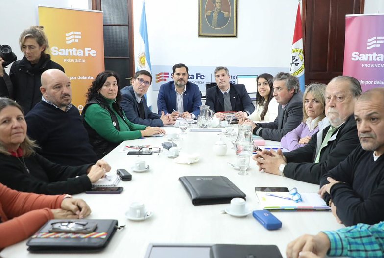 Paritaria docente: Provincia ofreció un aumento semestral cercano al 15 % y un incremento anual del 49 %