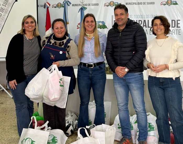 El Municipio de Suardi entregó materiales deportivos a escuelas y jardines de la ciudad y la zona rural