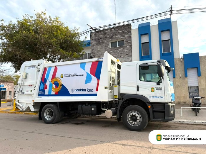 Brinkmann incorporó un nuevo camión compactador para reforzar la recolección de residuos