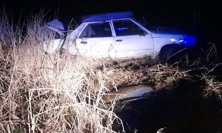 Dos adolescentes tomaron un auto sin autorización y despistaron cerca de Sunchales