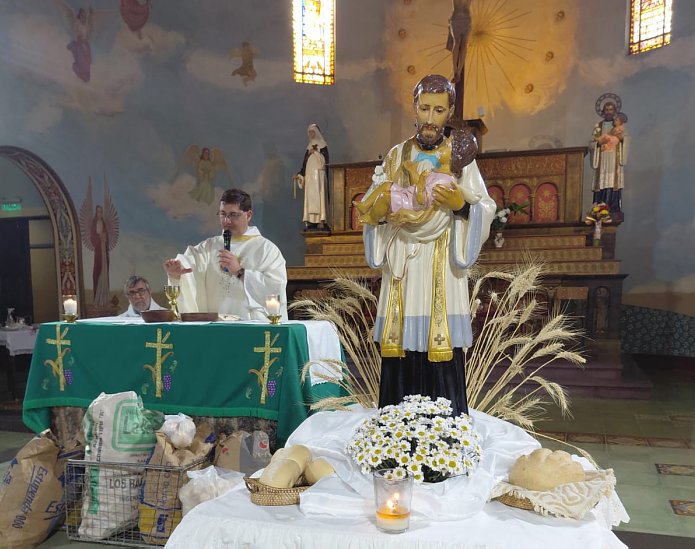 Tradición y devoción: Suardi volvió a caminar junto a San Cayetano