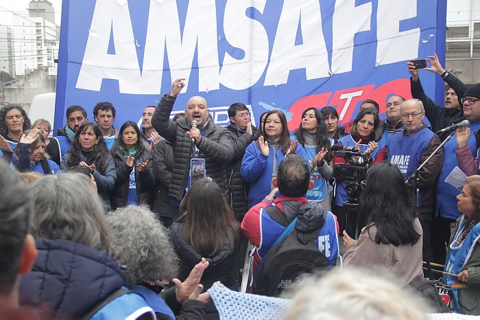 Docentes de AMSAFE y jubilados se movilizaron contra la reforma previsional en Santa Fe