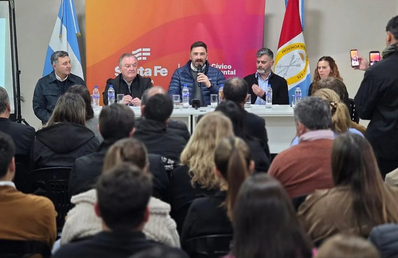 Masutti y Peretti acompañaron la presentación del 