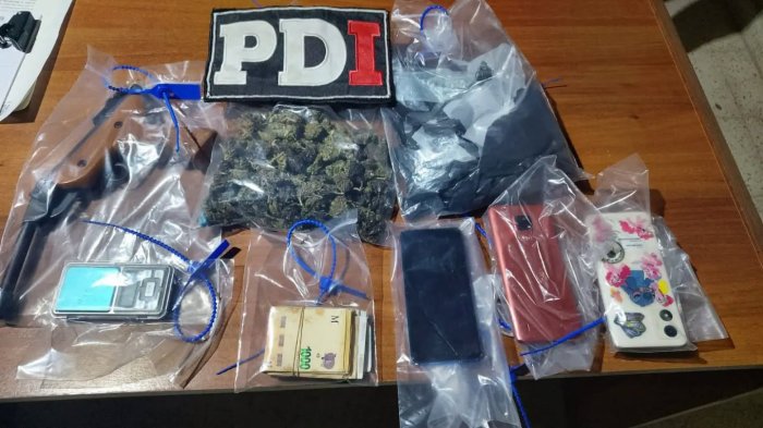 La PDI detuvo a un hombre y secuestró marihuana y dinero en Ceres