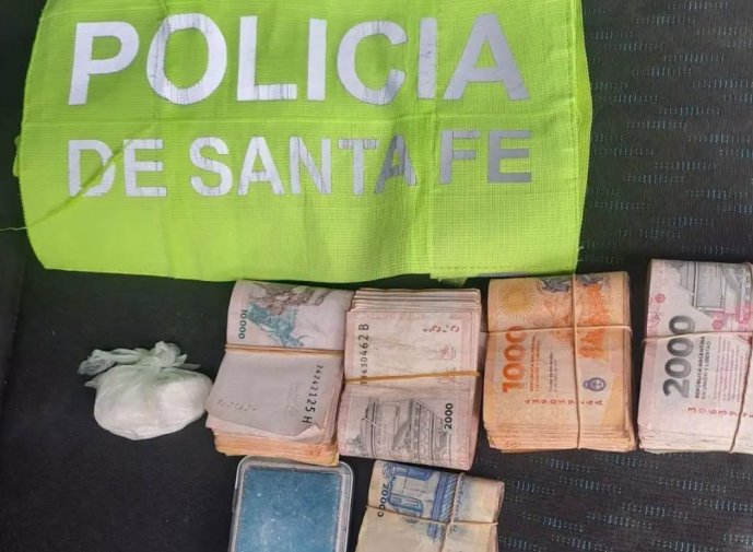 Secuestran cocaína, $1,2 millones y una balanza durante un control en la Ruta Provincial 2