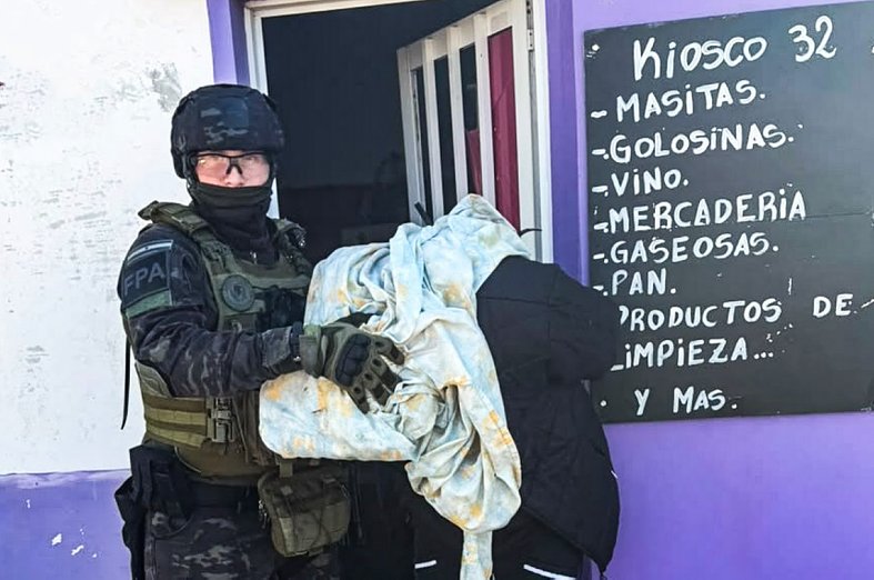 Nuevo golpe al narcomenudeo: Dos detenidos y cocaína secuestrada en Morteros y Brinkmann