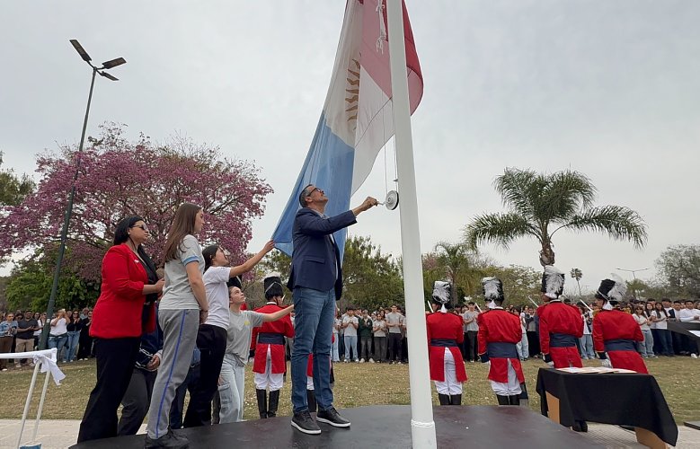 Morteros: Alumnos de cuarto año prometieron lealtad a la Bandera de Córdoba