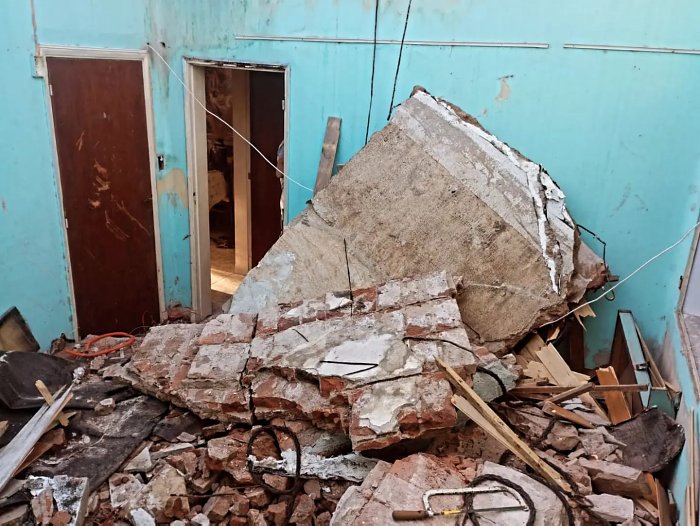 Morteros: Se derrumbó el techo de un dormitorio de una vivienda