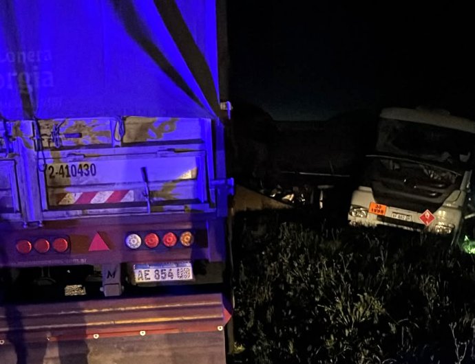 Choque entre dos camiones en la Ruta Nacional 34, cerca de Hersilia