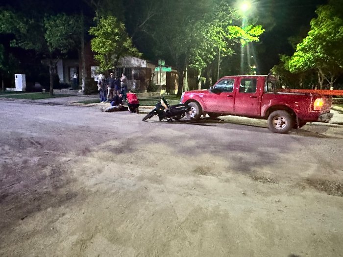 Una joven resultó herida tras chocar una camioneta y una moto en Marull