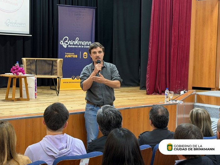 Nicolás Mendizábal compartió su experiencia industrial con estudiantes y empresarios de Brinkmann