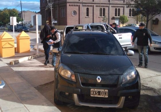 Detuvieron a un policía y un cómplice por el robo de armas en un Juzgado