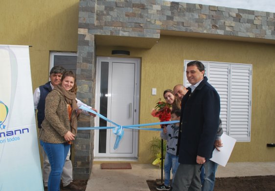 Brinkmann: Tévez dejó inaugurada una nueva vivienda del Plan 