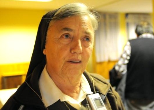 Hermana Pelloni: 