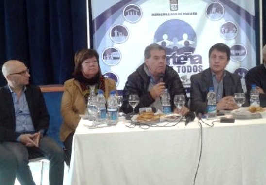 Porteña: El Ministro Busso se reunió con Intendentes y productores
