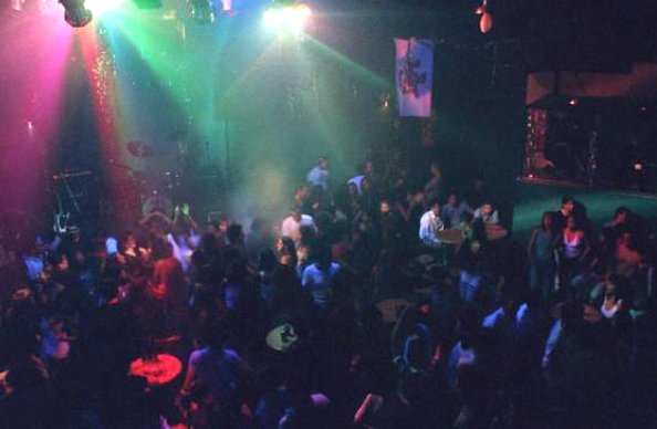 Desde este fin de semana los boliches no venderán alcohol a menores