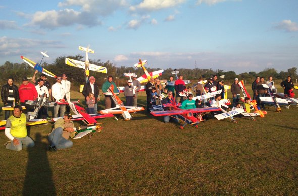 Gran encuentro de aeromodelismo en Suardi