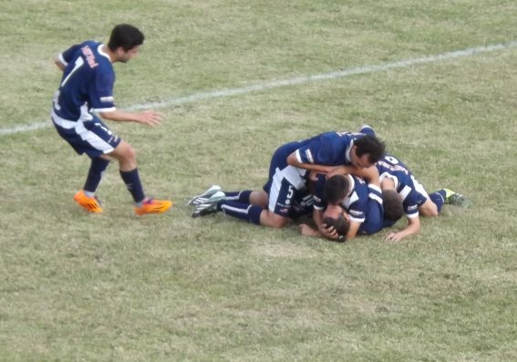 La Liga: Porteña salvó el invicto ante Centro. Juniors fue goleado por Crecer
