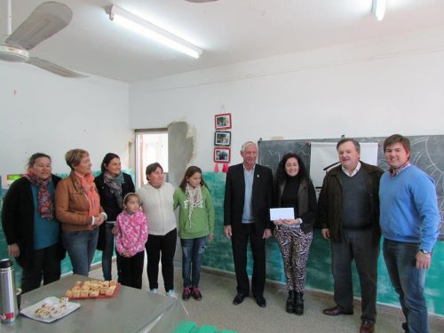El Senador Michlig entregó fondos a la Casita del Niño Creciendo de Suardi
