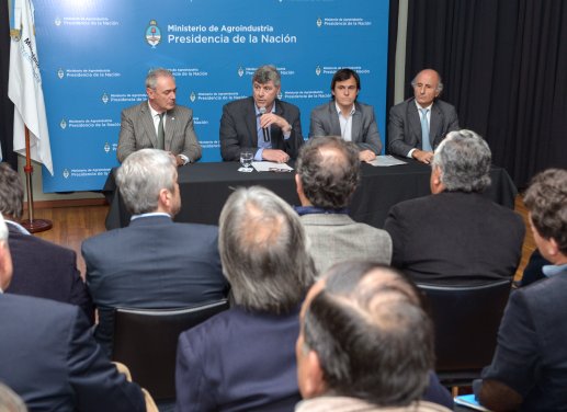 El Nación anunció créditos por 5 mil millones para paliar la emergencia hídrica