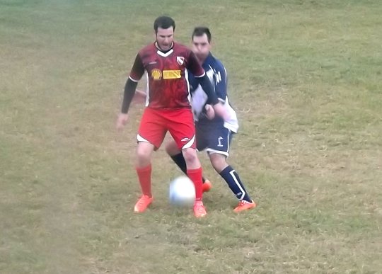 La Liga: Empate en Suardi y punta 