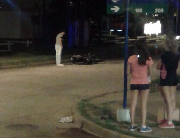 Motociclista herido en un accidente en pleno centro de Suardi