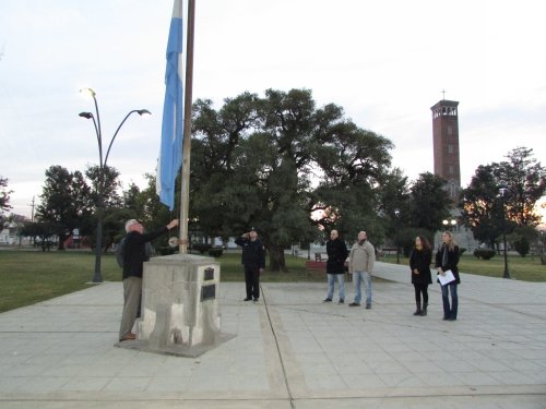 Suardi: Boscarol presidió ceremonia por el Día de la Bandera