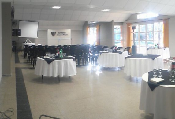 9 de Freyre inauguró un remodelado Salón de Usos Múltiples