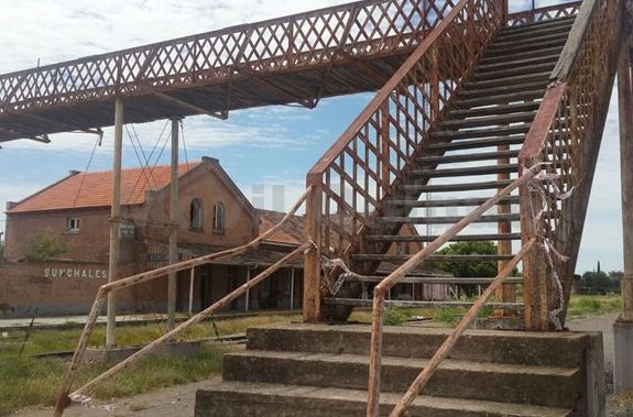 Sunchales: Falleció un hombre que cayó de las pasarelas del ferrocarril