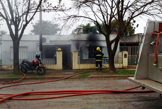 Morteros: importantes daños causó un incendio en una vivienda