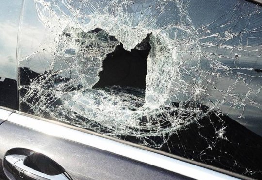 Vándalos violentaron automóviles en Morteros