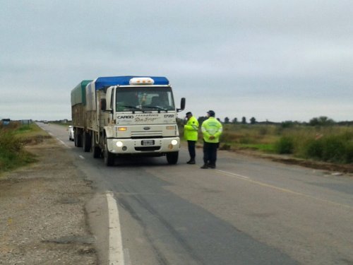 Separararon a tres policias viales por coimeros