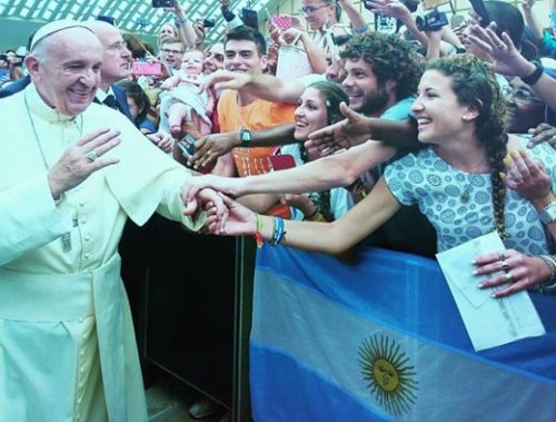 Jóvenes de Suardi saludaron al Papa Francisco