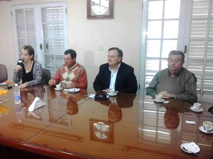 El Senador Michlig entregó fondos en Villa Trinidad, Monigotes y Las Palmeras