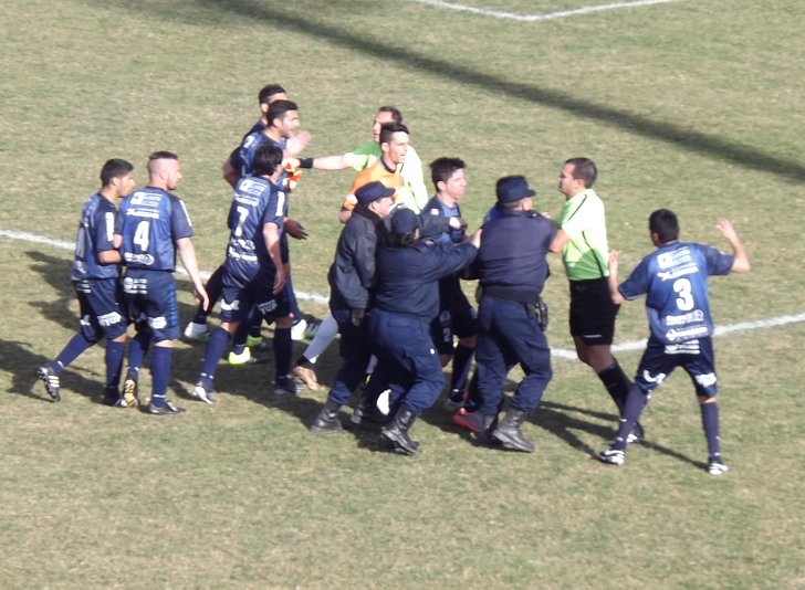 Federal B: Tiro ganó con escándalo