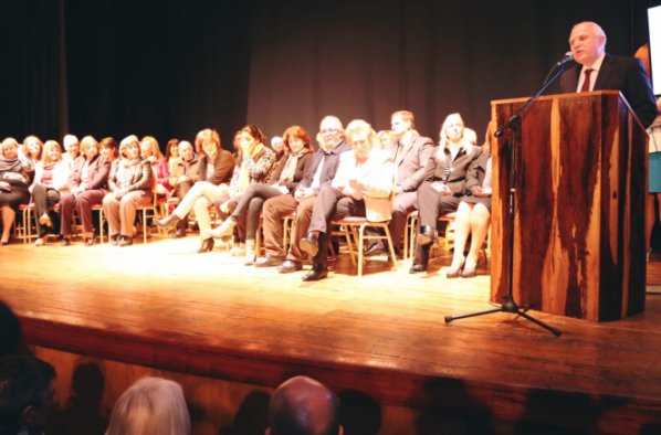 La Provincia rindió homenaje y destacó a docentes