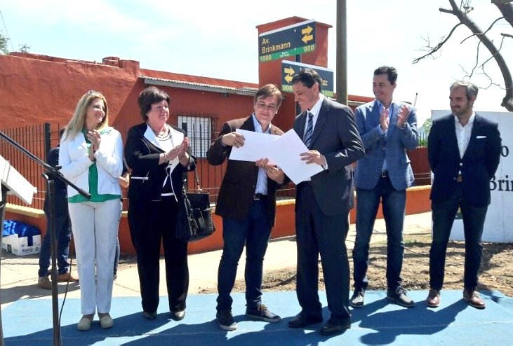 Llaryora inauguró obras y entregó planes en Brinkmann, Balnearia y Freyre