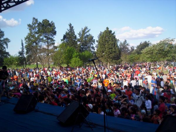 Suardi festeja la primavera con la 11° Fiesta Provincial