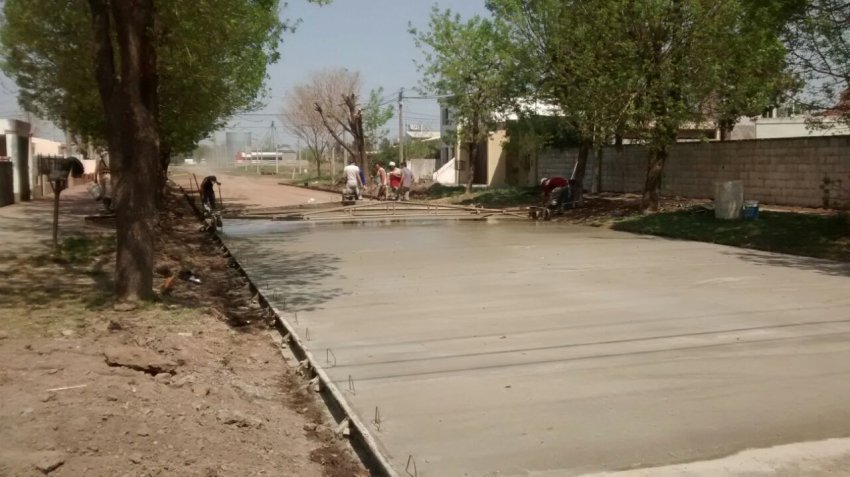 Brinkmann: Siguen pavimentando calles de Bo. Bertossi