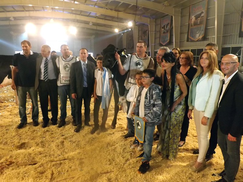 Cabaña La Luisa se llevó el premio a la gran campeona de la MIL