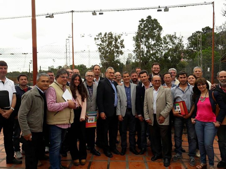 Entregaron fondos a clubes del Departamento Castellanos