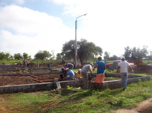 Cáritas construiría viviendas en Balnearia, Marull, Miramar y Tío Pujio